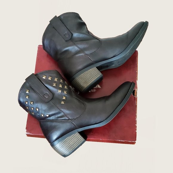 Arizona Jean Co. Studded Boots - Picture 6 of 10